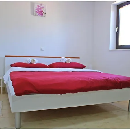 Chantal Gostinjska kuća 4*